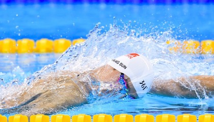 爱游戏在线-三人协作拉动全队推进节奏，三人配合