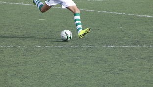 爱游戏大厅-中国足球球员接球处理时间统计图，足球中接球技术动作四个环节