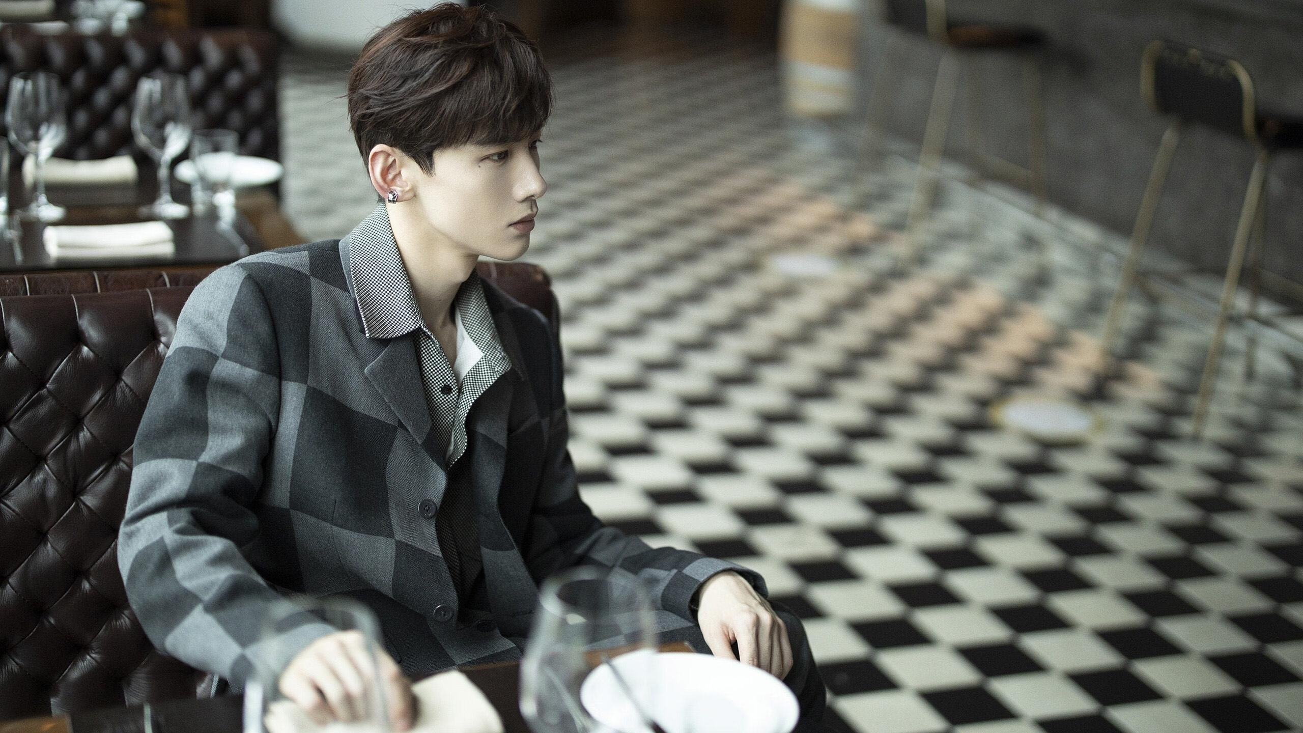 爱游戏下载-比利时骑手弗洛尔·德·温内在2024年欧洲三项赛锦标赛中以“Thunder”马匹获得个人铜牌，表现出色。