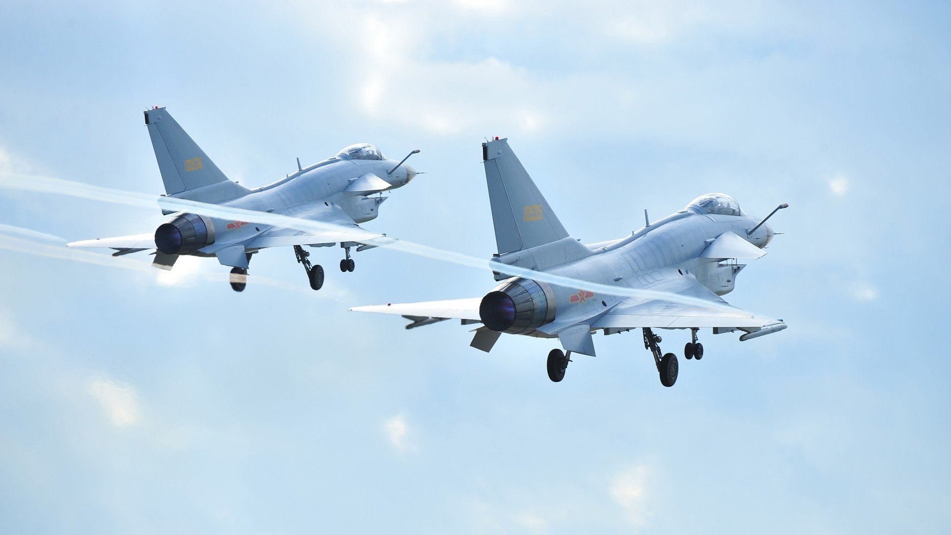 爱游戏登录入口-独行侠逆转快船，西部决赛中东契奇三分雨不断，季前赛_独行侠胜快船 东契奇14分