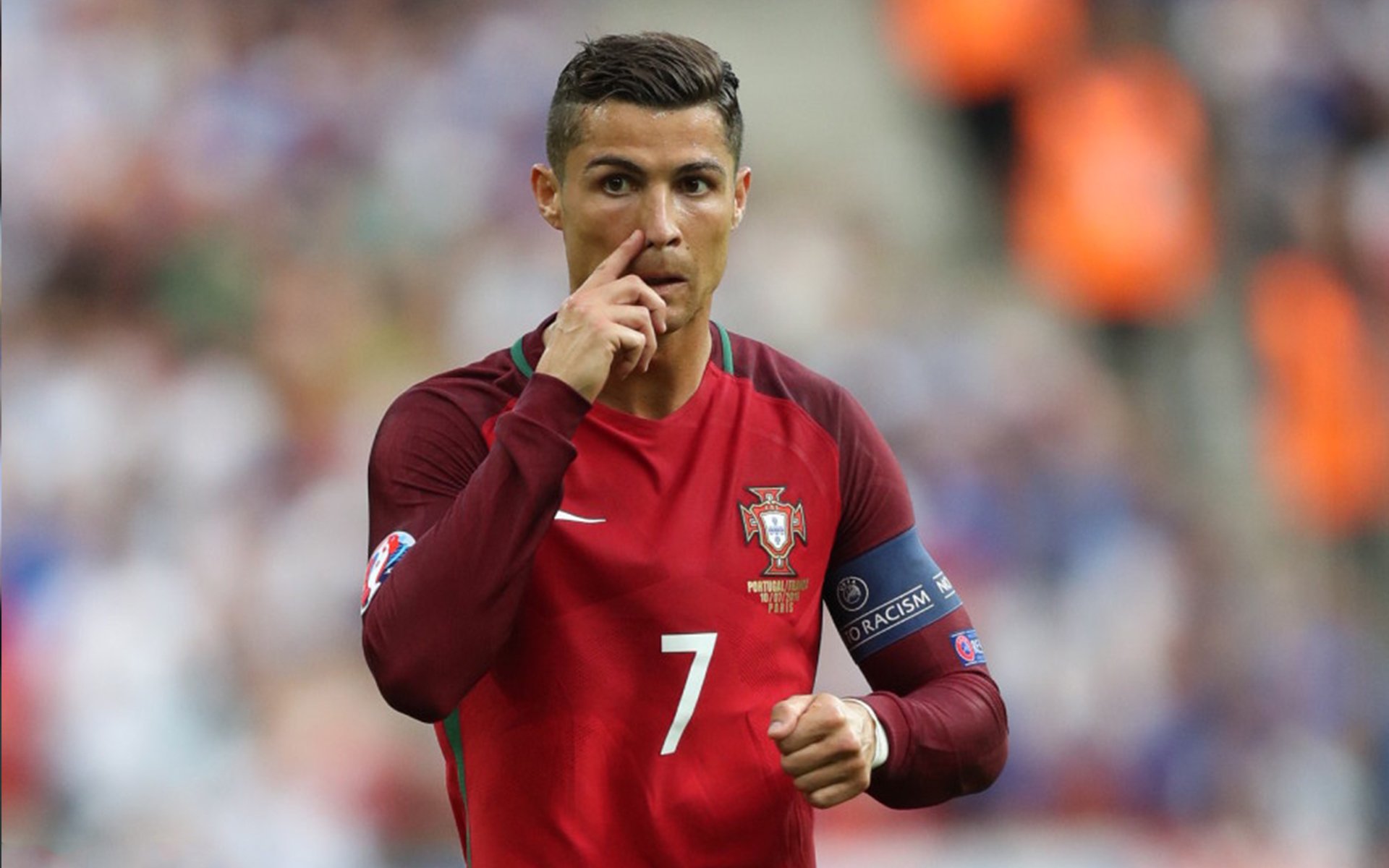 英超球队采用AI技术监测比赛中体能消耗曲线,英超球员身体素质